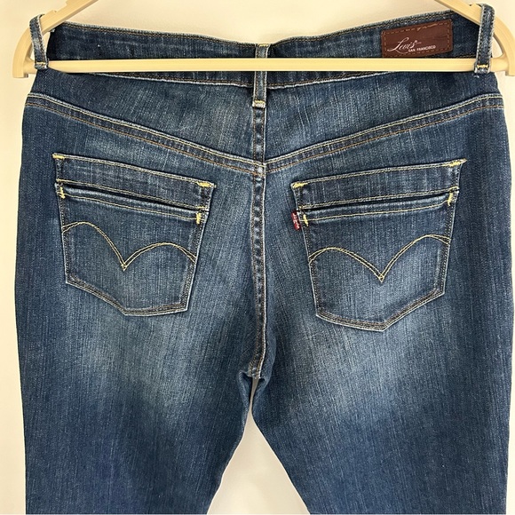 Levi’s - mid rise demi curve flare jean with patch pocket size 28 - Picture 4 of 4
